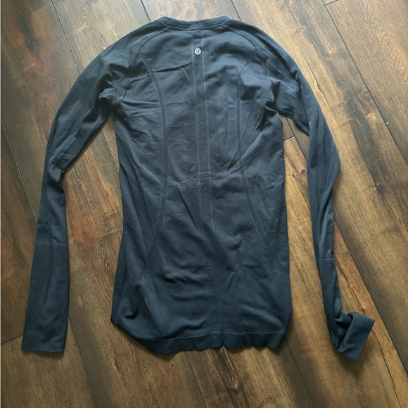 SILD ON MERCARI - Picture 2 of 6